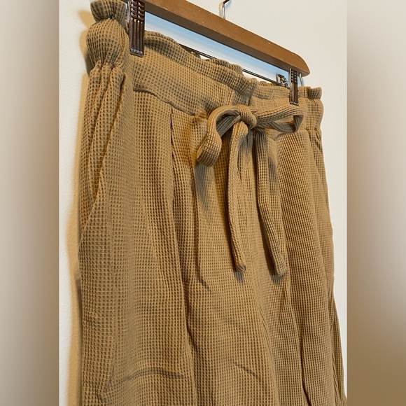 BRAND NEW Annagail caramel coloured waffle trousers. Never worn. - Picture 5 of 9